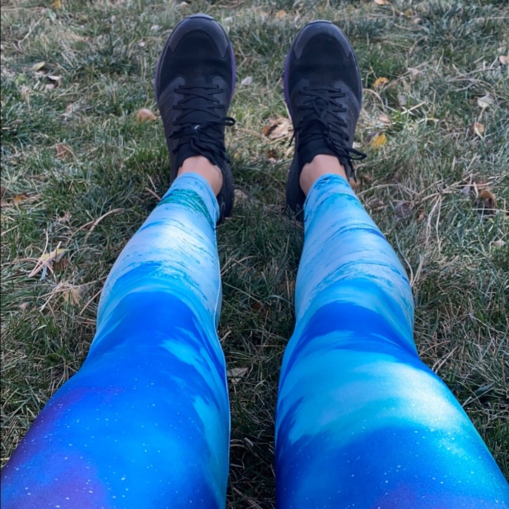 Snowy mountain nature leggings - Picture 3 of 9